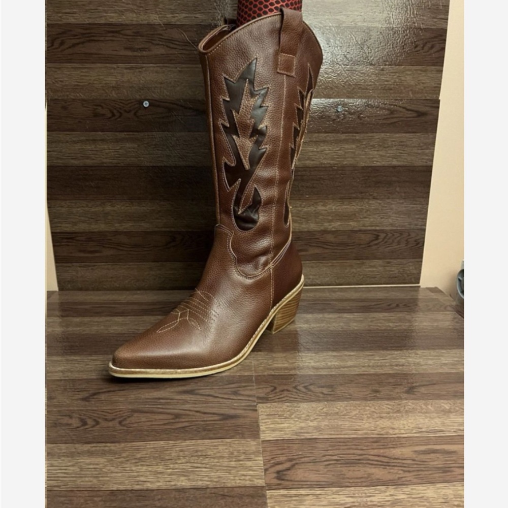 Elegant Brown Leather Heeled Boots